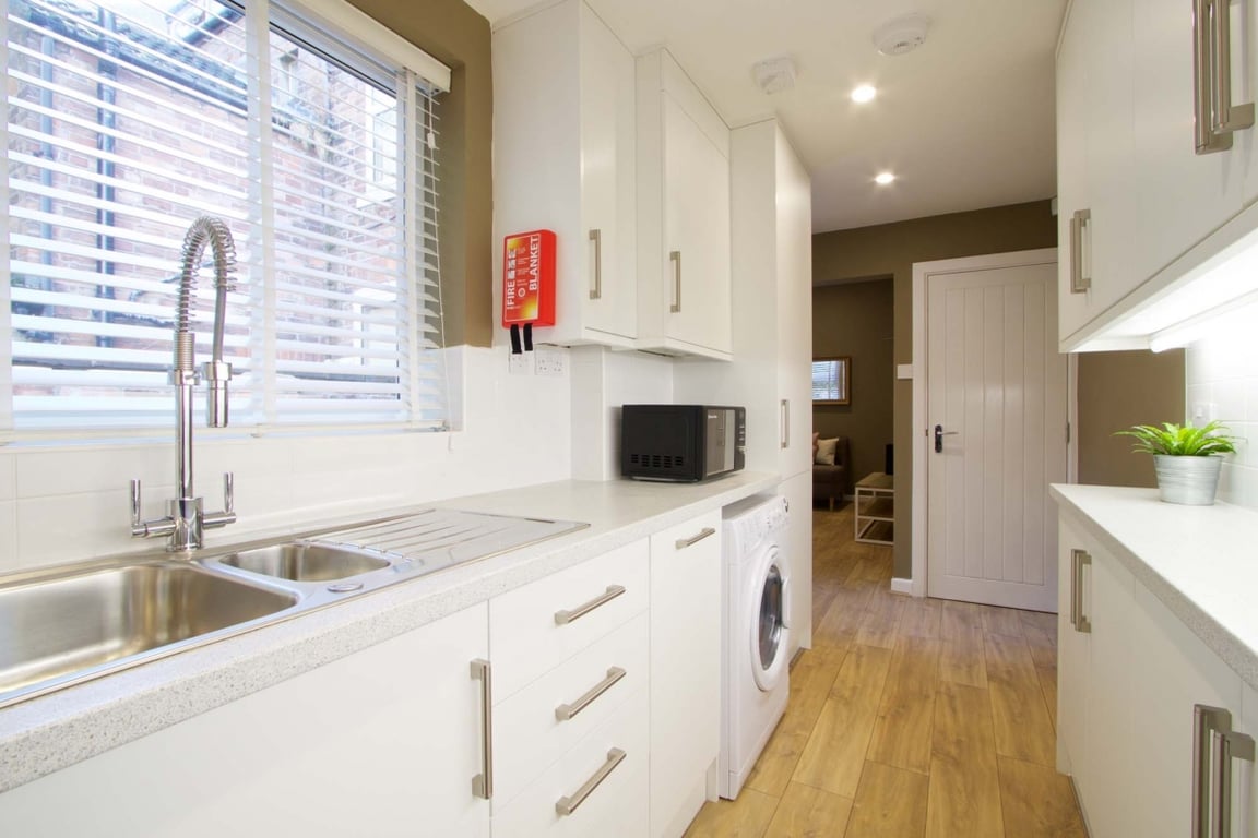 8 Forest Grove