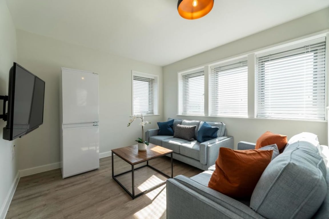 Flat 10 The Square, 1 Falconar Street