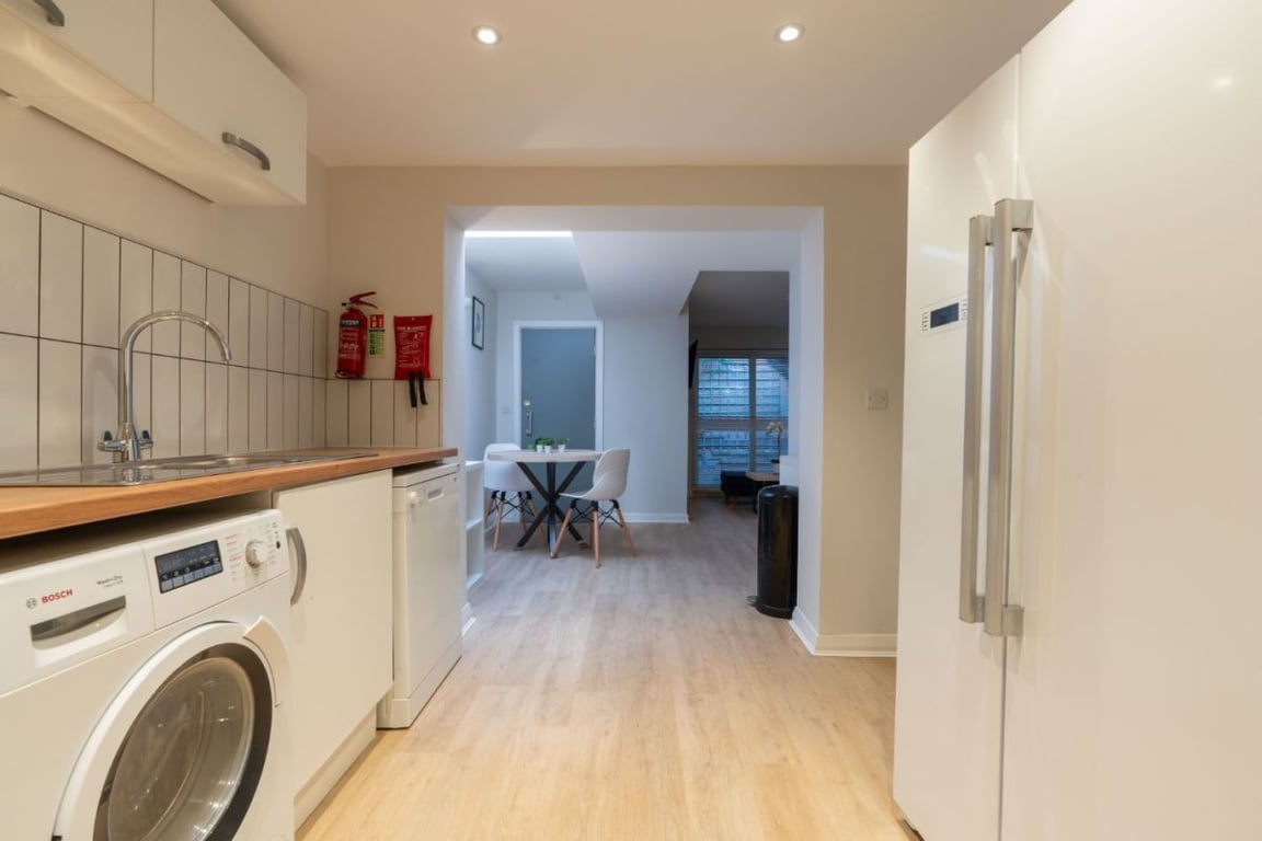Flat B, 113 Portland Road