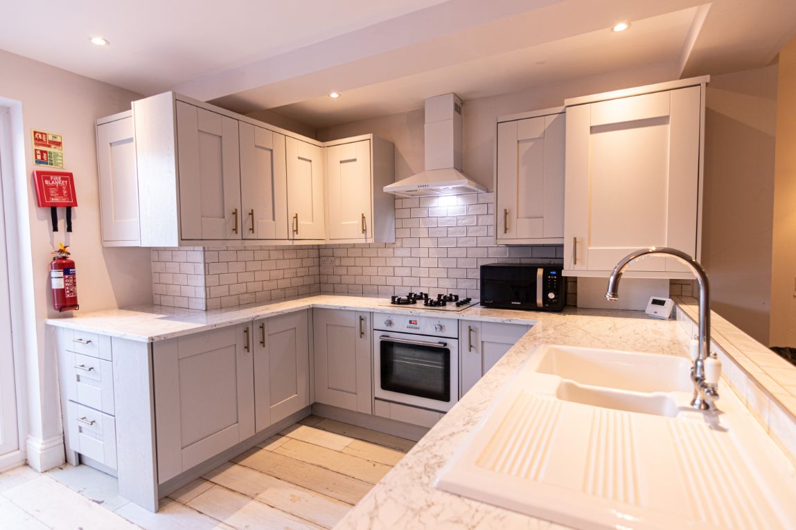 85 Thornycroft Road