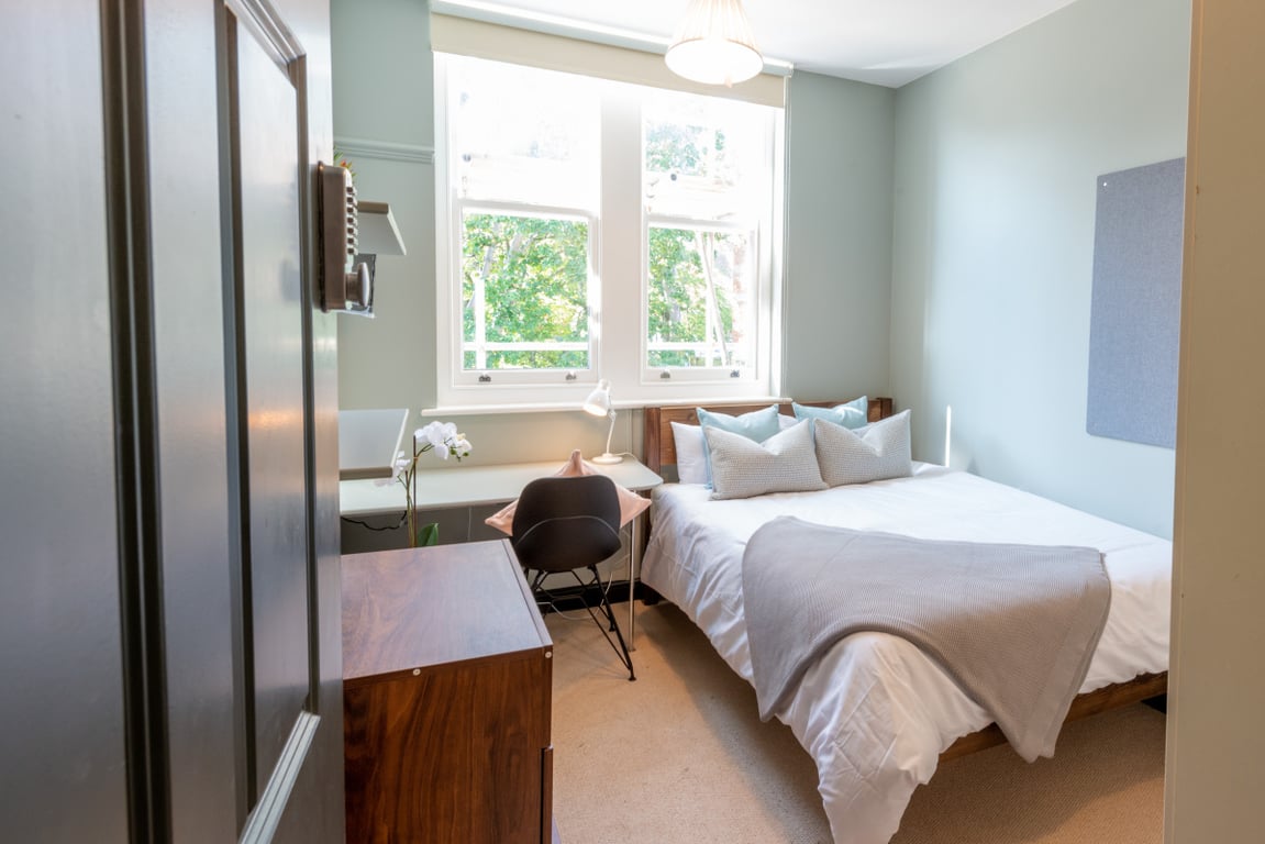 Flat M Bishop Blackall School