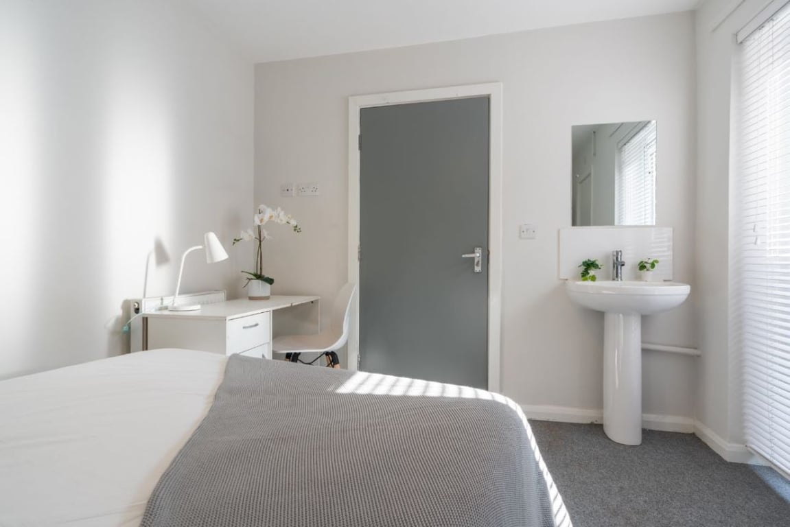 Flat C, 113 Portland Road