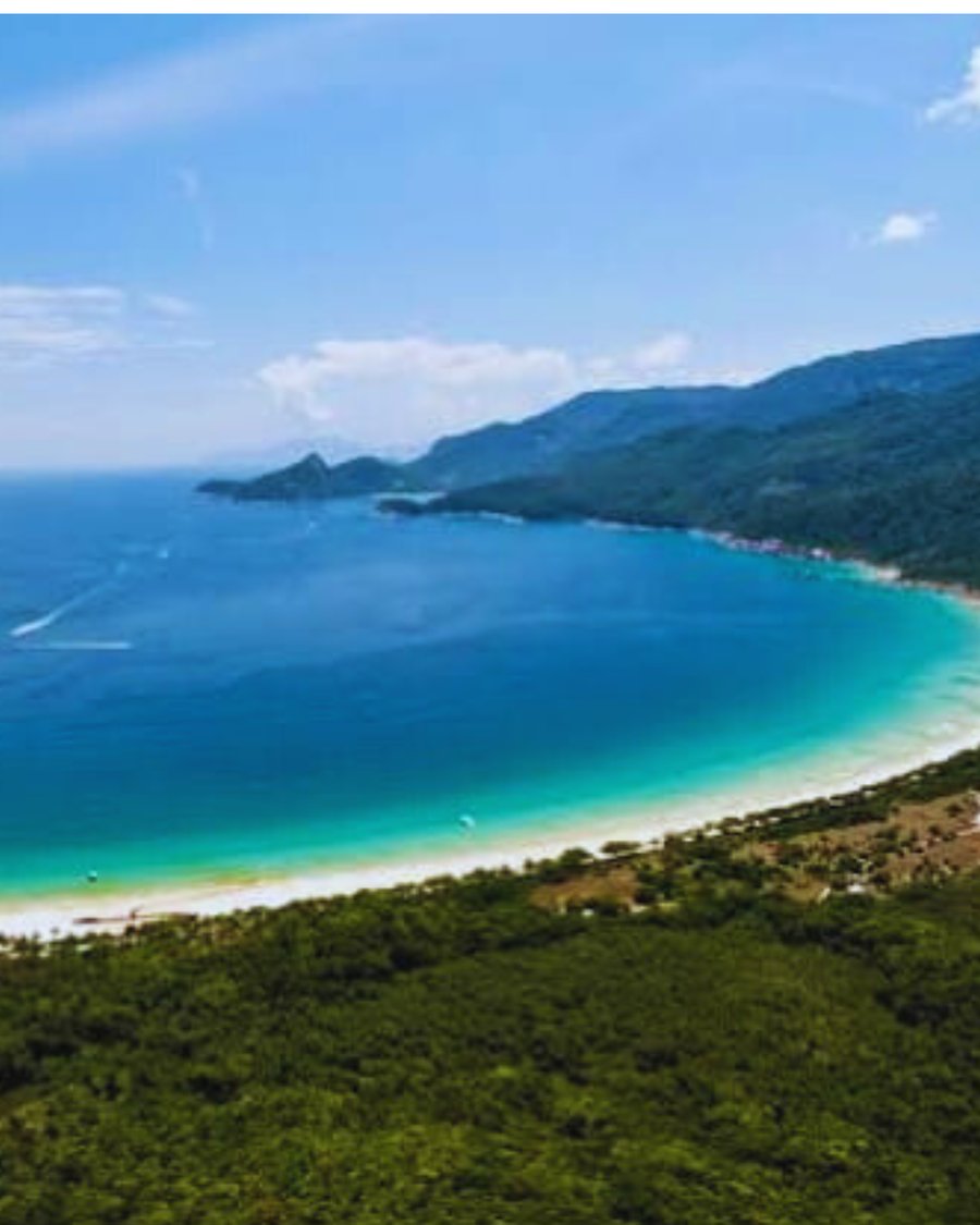 São 3 km de praia e sombra, Lopes mendes é fascinante