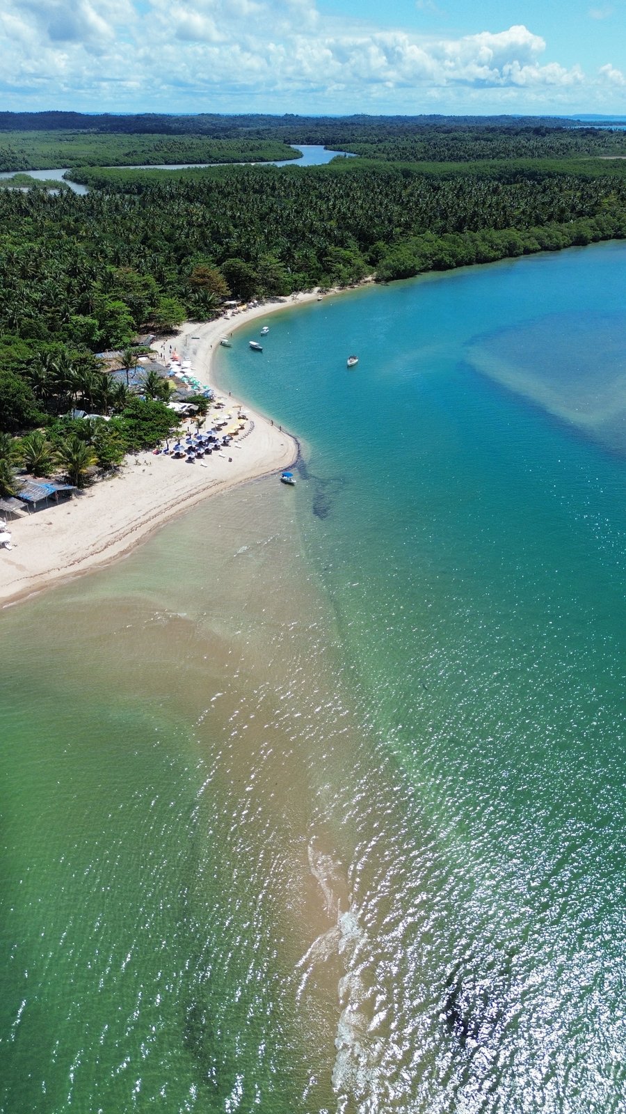 Paisagens paradisíacas da Ponta dos Castelhanos em Boipeba
