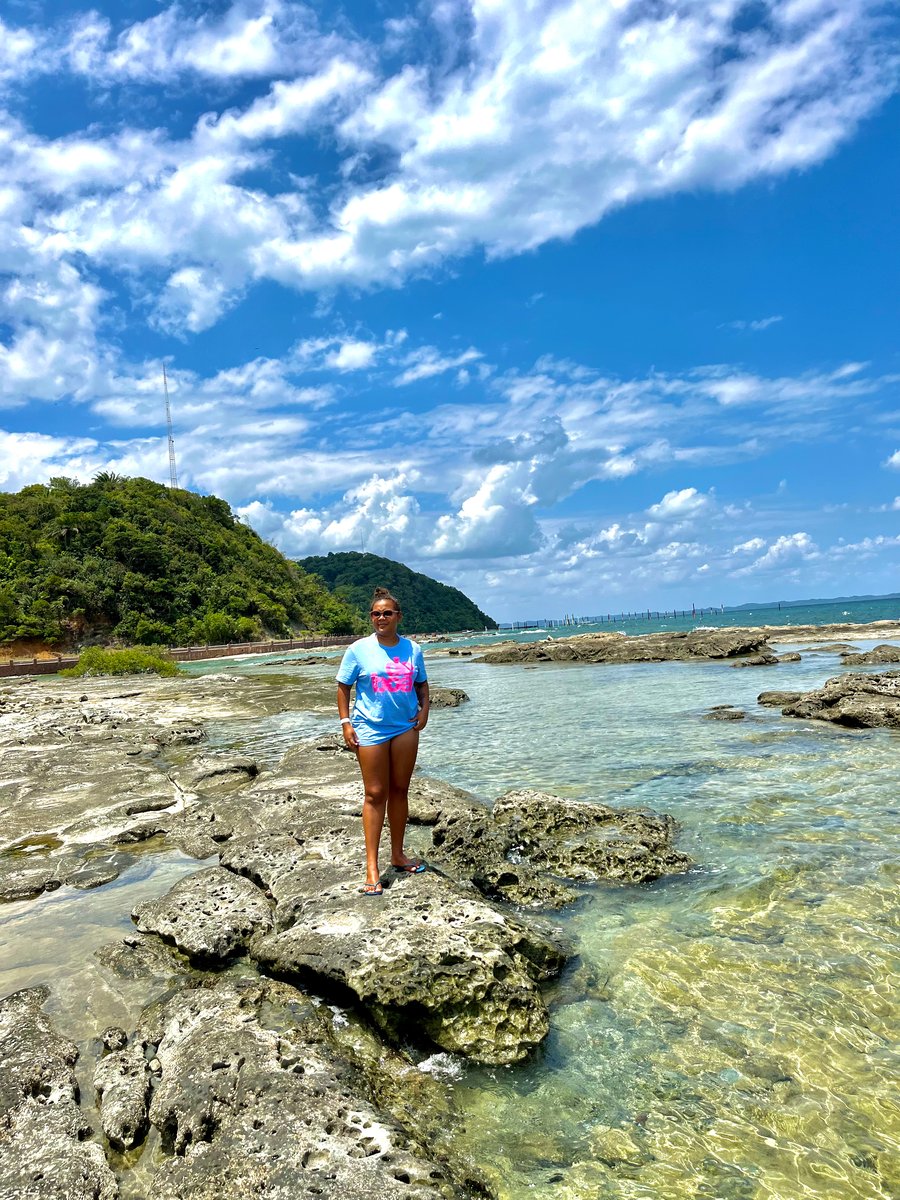 Dia de lazer em praias de águas cristalinas e cenários inesquecíveis.