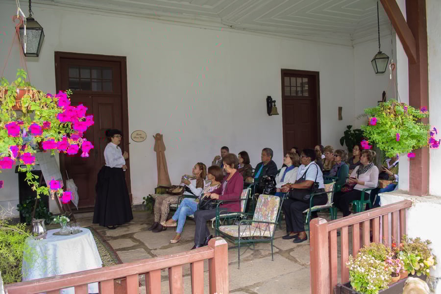 Fazenda São Joao da Prosperidade - Proprietária contando a história da Fazenda