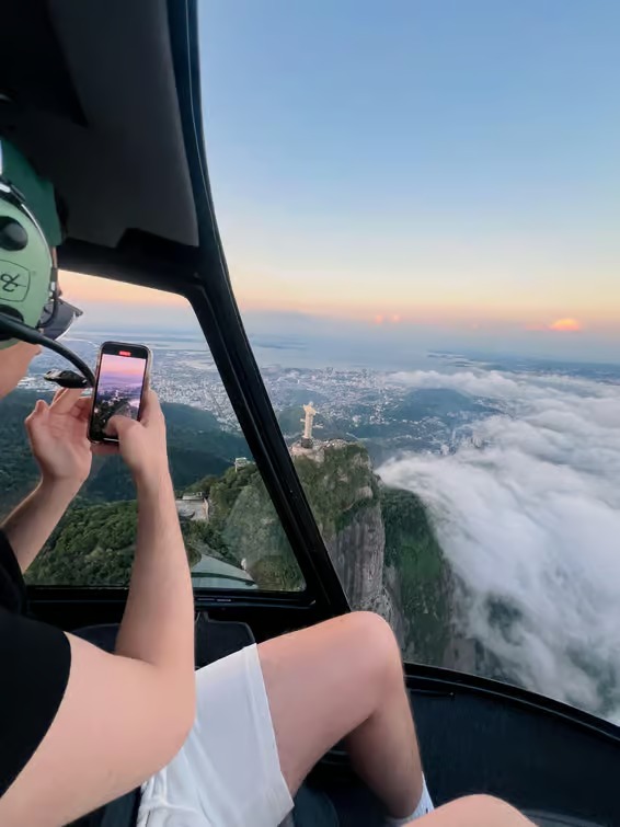 Passeio de helicóptero no Rio com portas abertas - foto 12