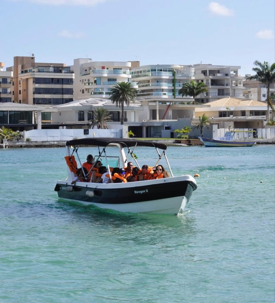 Barco Táxi para a Ilha do Japonês