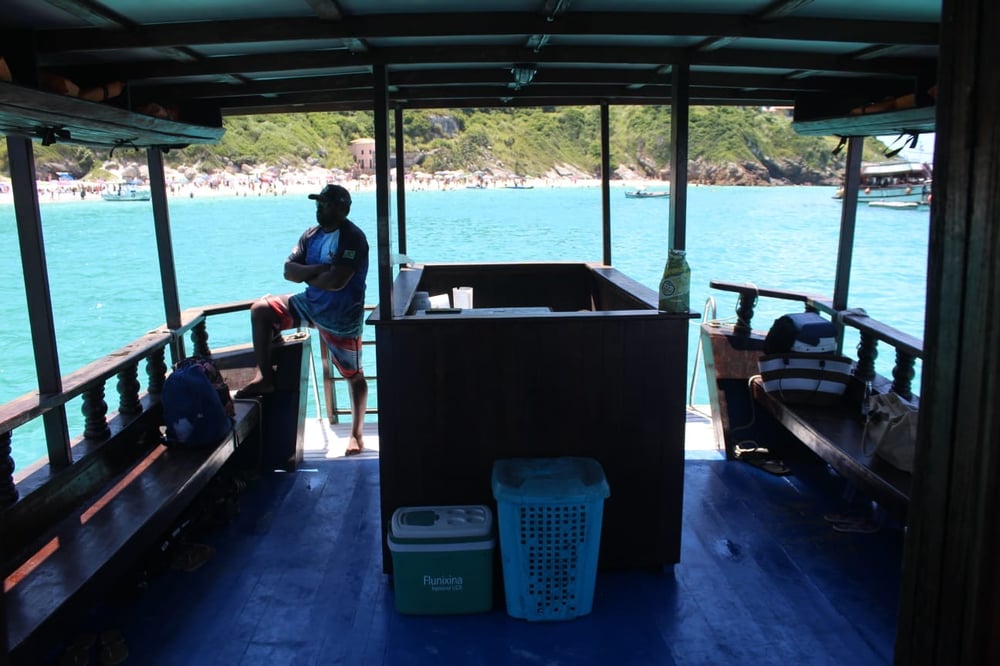 BARCO COOLER LIBERADO ARRAIAL DO CABO