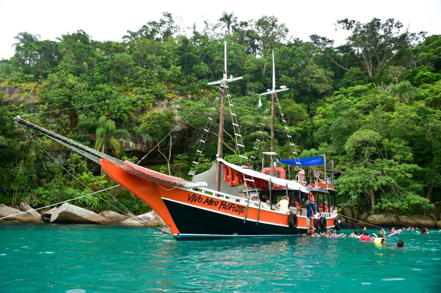 Passeio de Escuna em Paraty: Escuna Vivo Meu Proposito