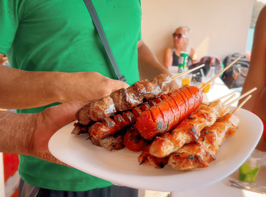Venda de churrasquinho.