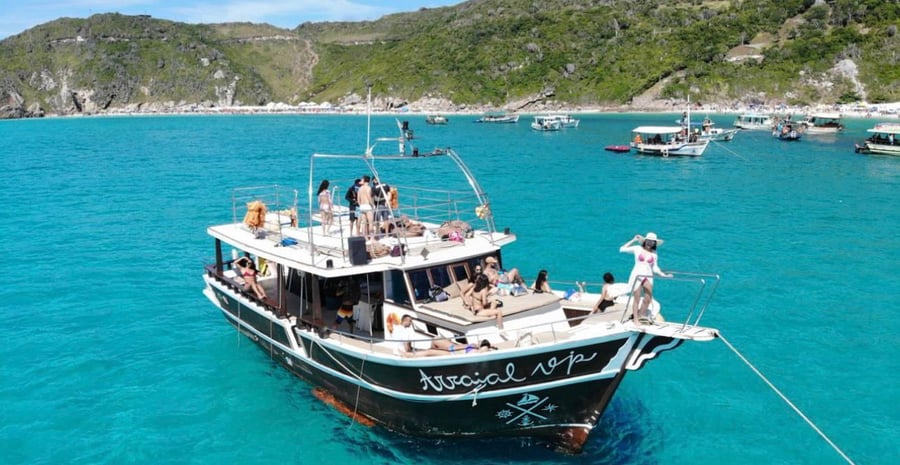 Passeio de barco no caribe brasileiro - Arraial do Cabo