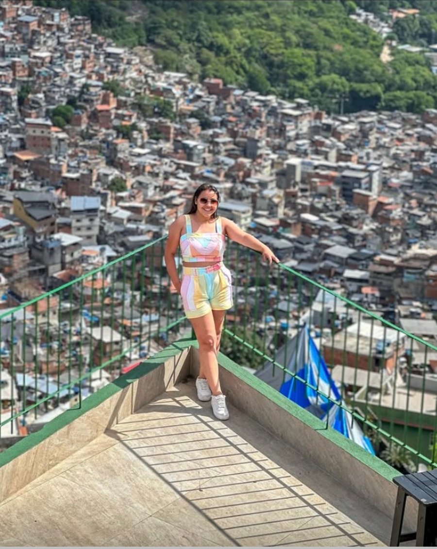     Experiência na Favela da Rocinha perfeita para turismo cultural, conteúdo para redes sociais e registros inesquecíveis.