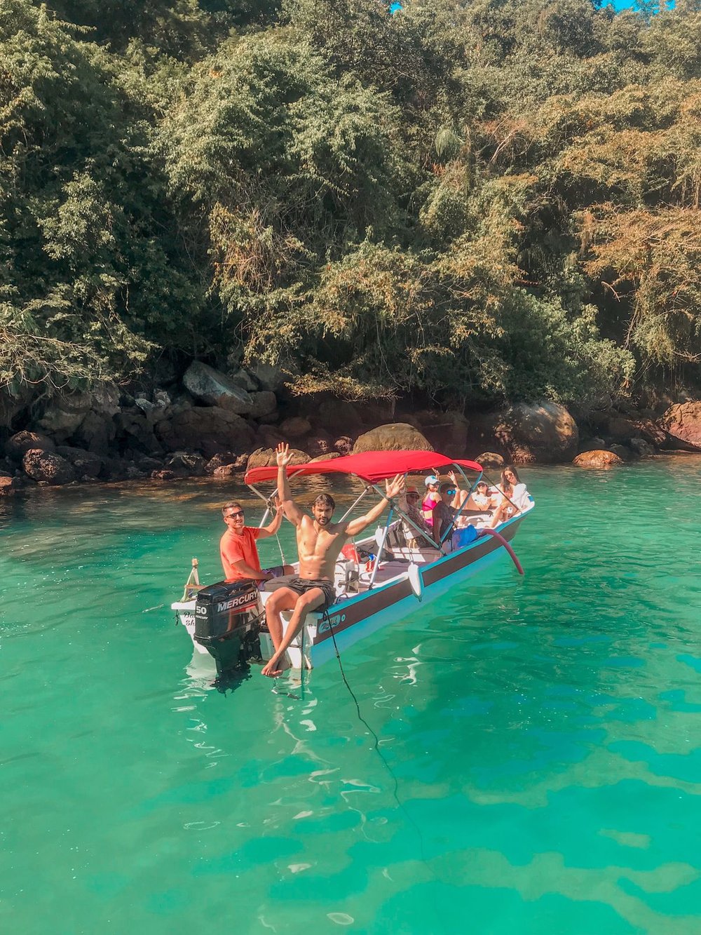 Lancha compartilhada em Paraty