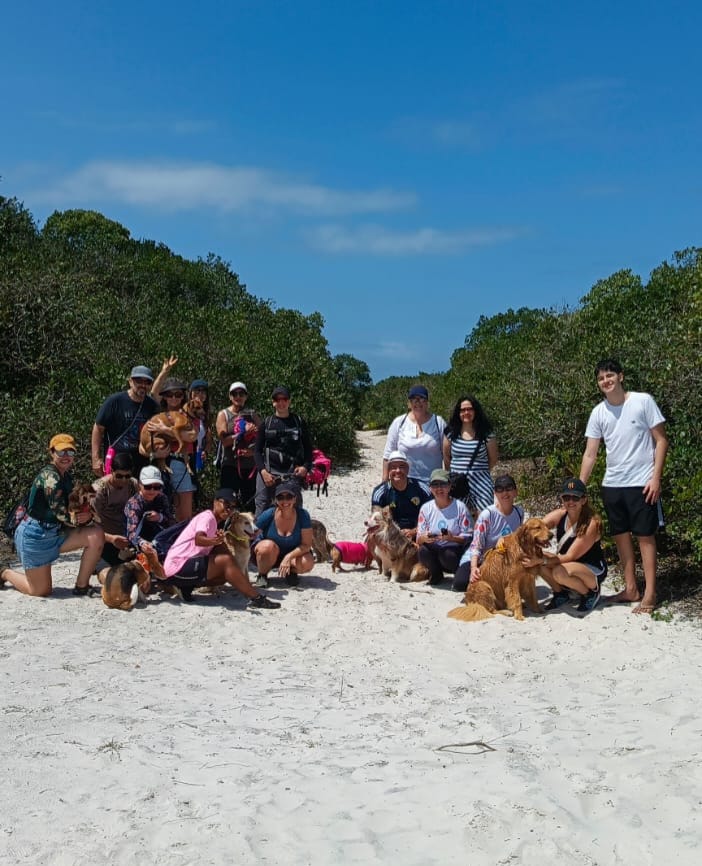 Aventura na praia Peruíbe pet friendly trilha, barco, pousada 