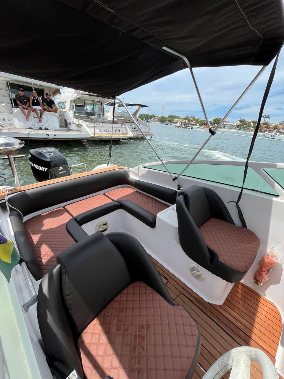 Passeio de Lancha em Arraial do Cabo e Cabo Frio