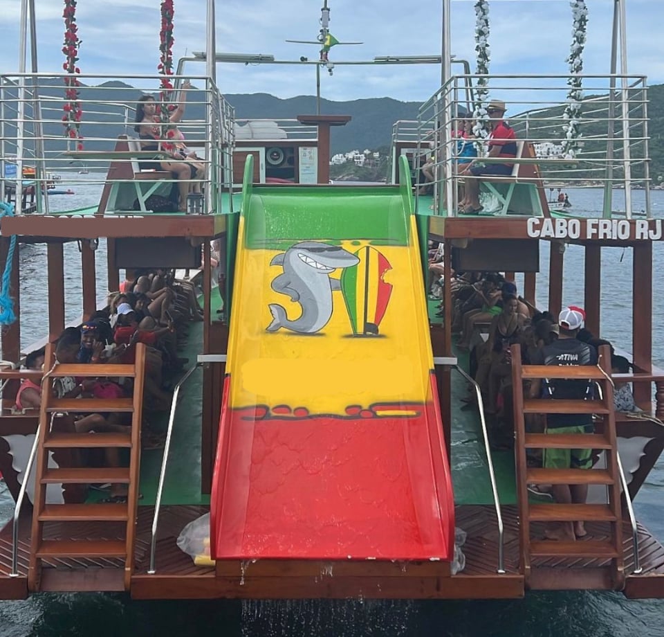 Passeio em Barco Exclusivo em Arraial do Cabo com Toboagua