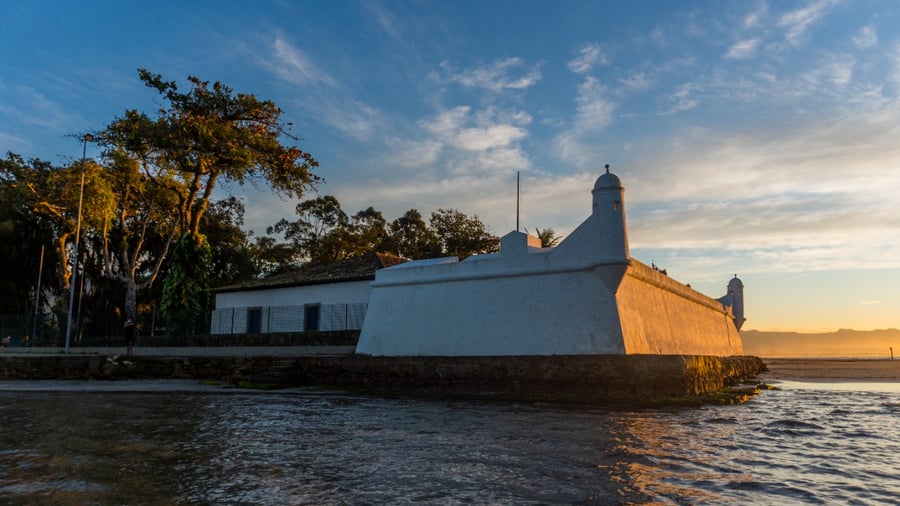 Descubra a História do Forte São João: A mais antiga fortificação do Brasil