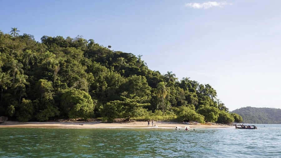 Ilha do Cedro + Praia - Cachoeira do Iriri  passando pela reserva indígena