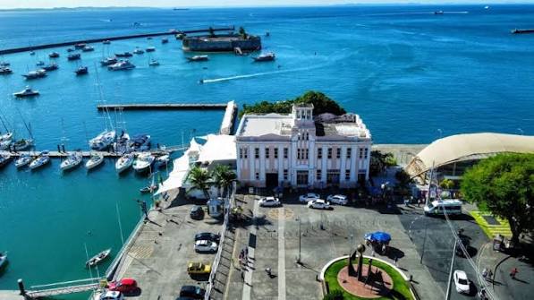 O ponto de partida da sua viagem. O Terminal Náutico de Salvador é onde começa a travessia rumo ao paraíso de Morro de São Paulo.