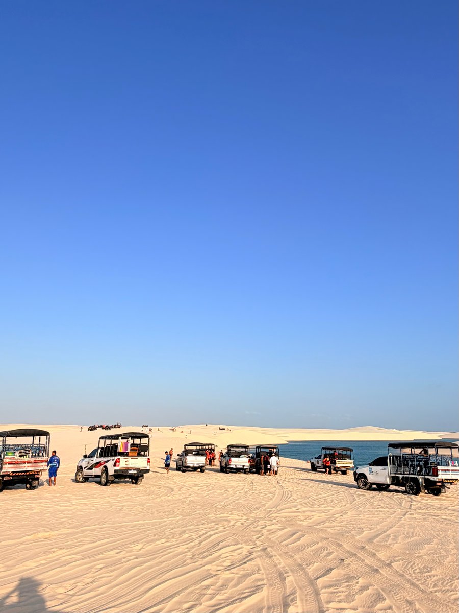 Conheça alguns dos cenários mais incríveis de Atins em um passeio privativo  pelos Lençóis Maranhenses. Em veículo 4x4, você visitará lagoas de águas cristalinas, contemplará paisagens únicas e viverá uma experiência autêntica ao lado de quem ama.  Disponível nos períodos da manhã e da tarde, ou dia inteiro o circuito é ideal para quem busca praticidade, conforto e uma excelente relação para explorar o destino