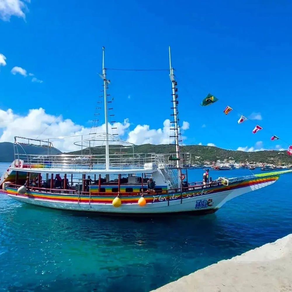 EMBARCAÇÃO FLOR DO CARIBE 2 ANDARES