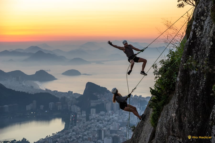 Trilha e rapel no Morro Dois Irmãos (privativo)