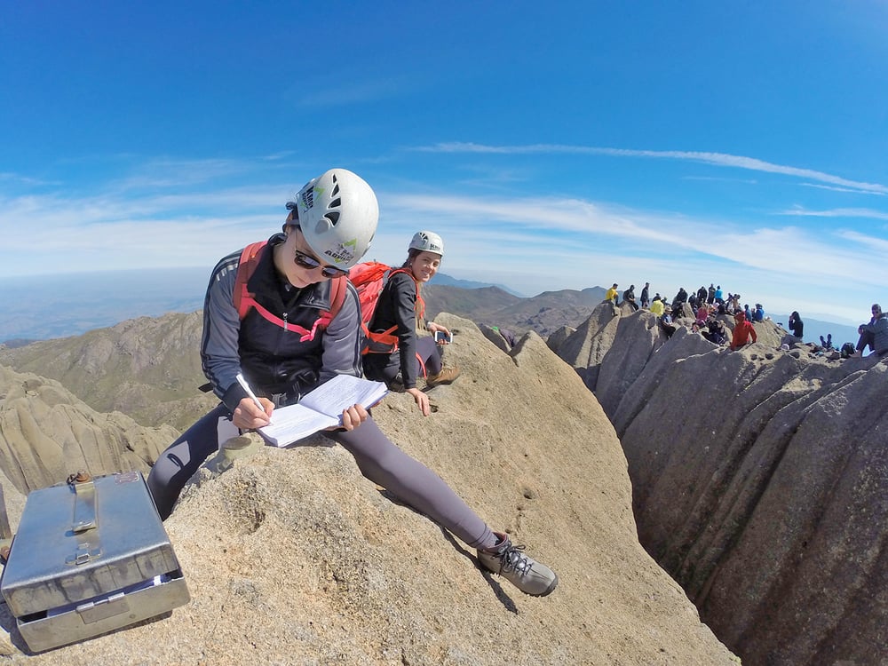 PICO DAS AGULHAS NEGRAS