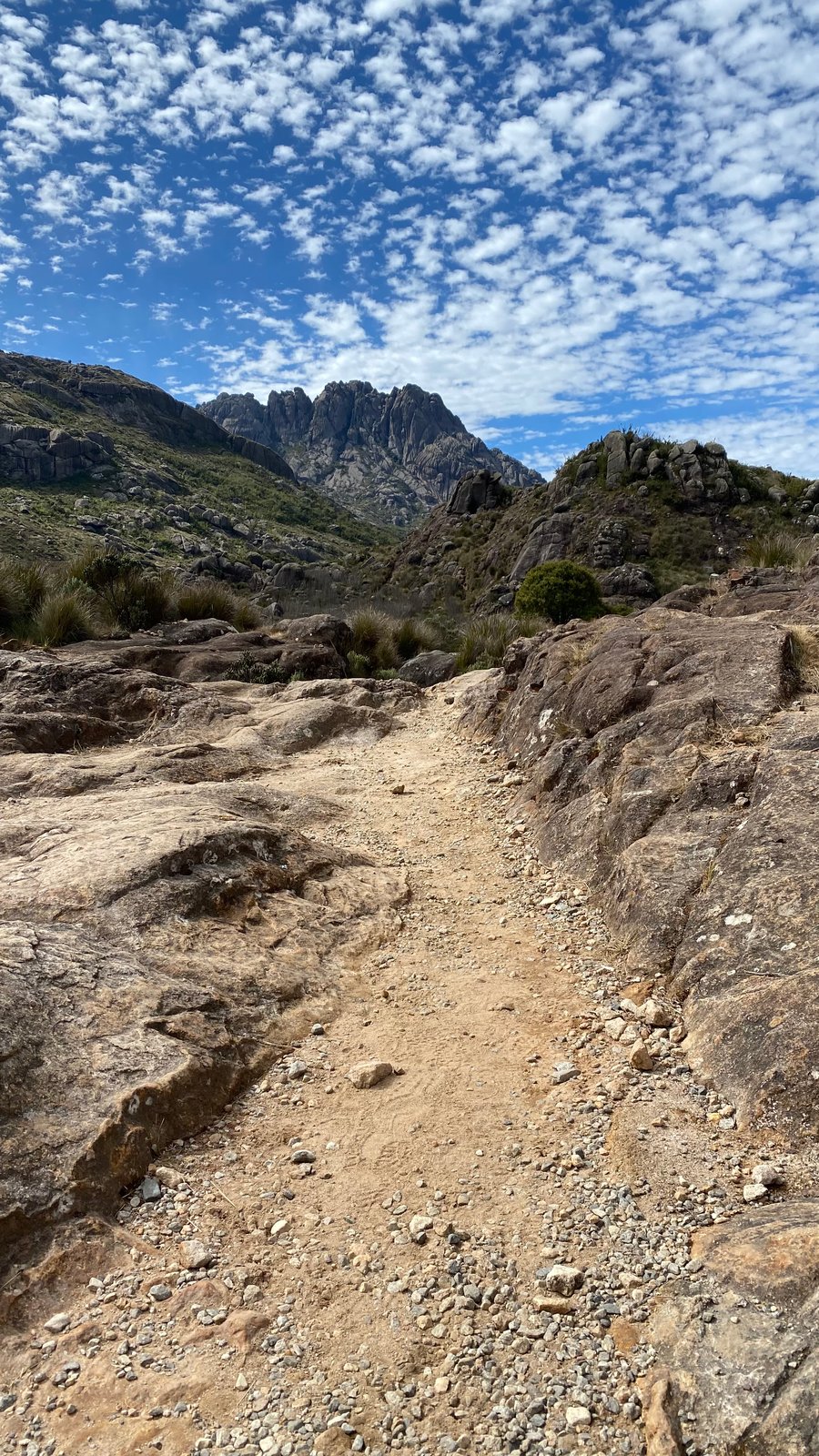Trilha Pedra do Altar
