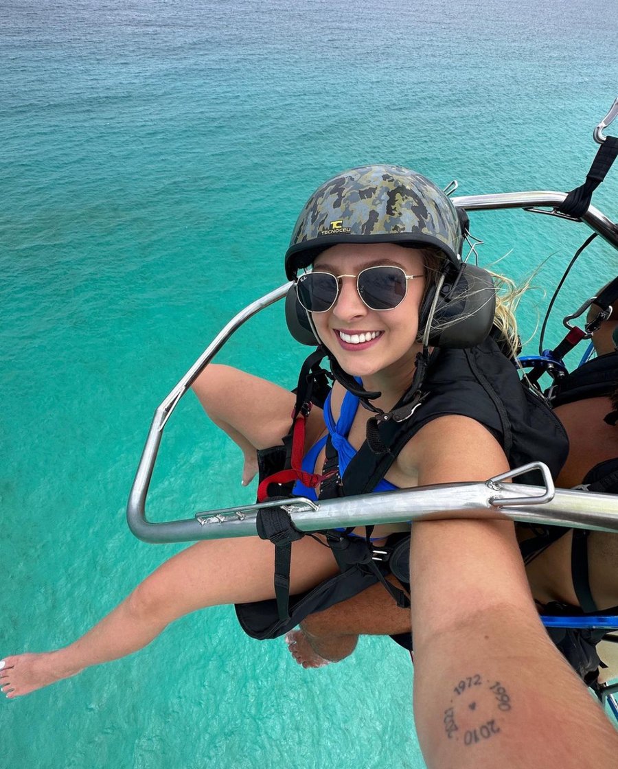 Vôo de Paramotor na Praia das Conchas (Cabo Frio) - @OndaArraial