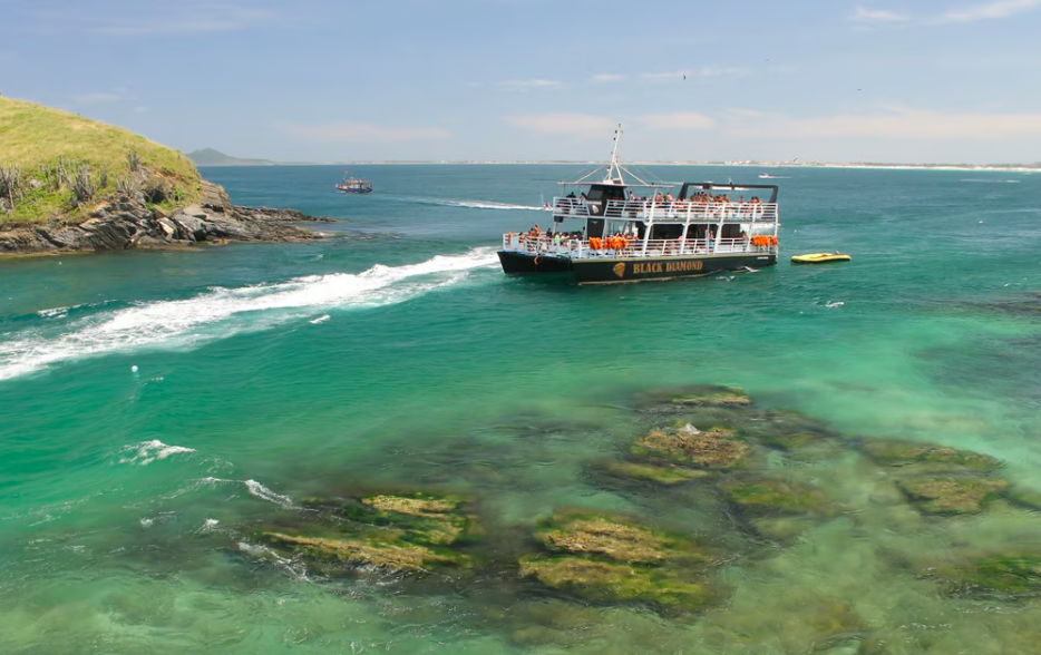 PASSEIO DE CATAMARÃ CABO FRIO