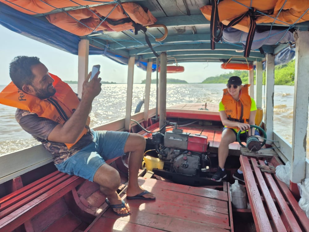 Amazônia Total: Barco no Rio e Caminhada na Selva