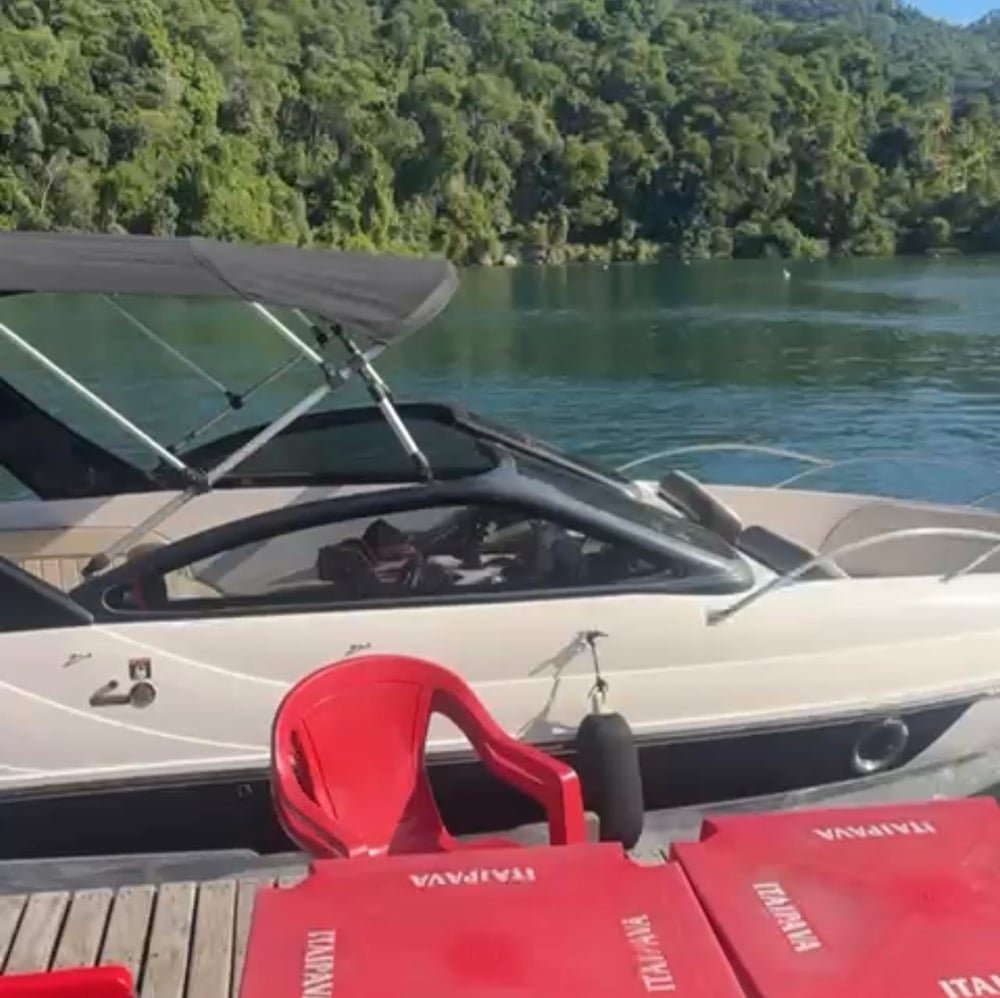 LANCHA PARA ATÉ 12 PASSAGEIROS EM ARRAIAL DO CABO