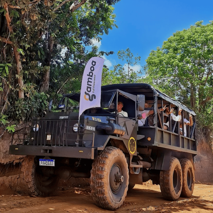Embarque no Gamboa Full Experience 6x6 e descubra um dos roteiros mais completos de Morro de São Paulo, com aventura, natureza, praias e mirantes em um único passeio.