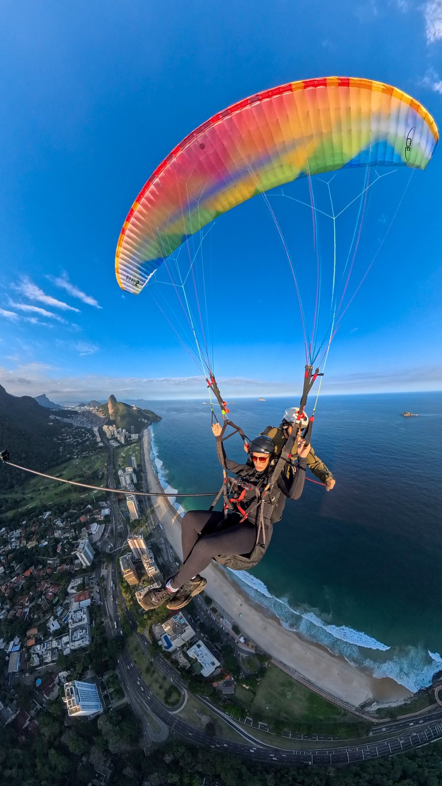 VOU DE PARAPENTE E ASA DELTA SAO CONRADO