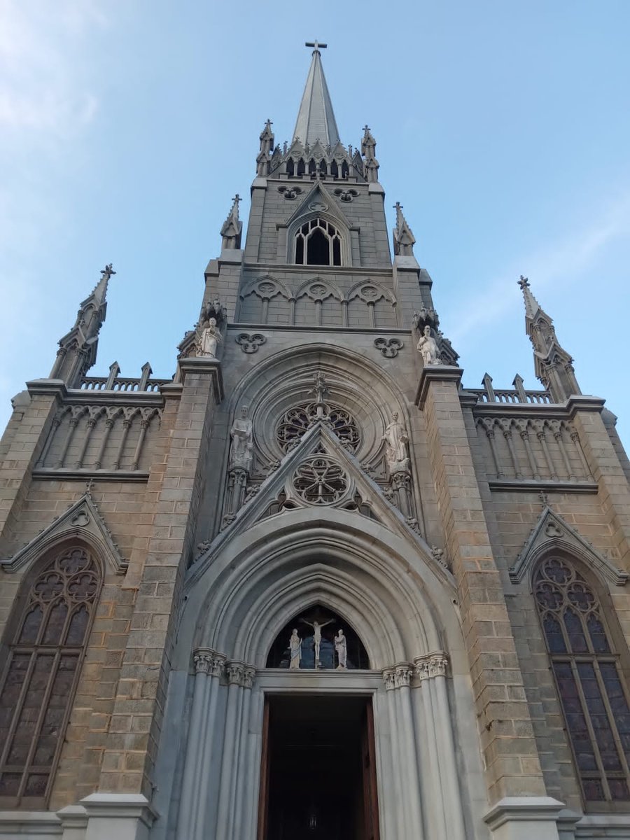 Venha conhecer a Cidade Imperial com visita ao Museu Imperial, chocolateria Katz, Praça 14 Bis, Casa de Santos Dumont, Catedral de São Pedro de Alcântara e Rua Teresa. Passeio dia inteiro.