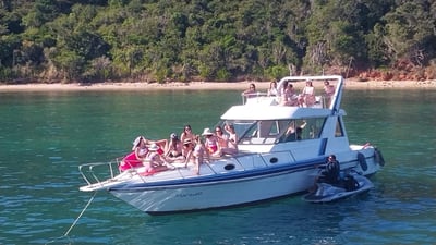 Lancha 40 pés (24 pessoas)