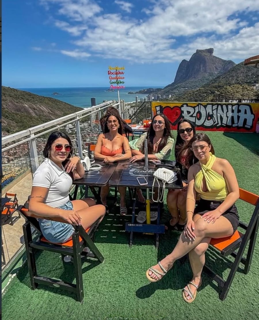     Conheça o lado mais autêntico do Rio de Janeiro com uma experiência passando pelo Mirante do Pedrão, Rocinha e Cristo.