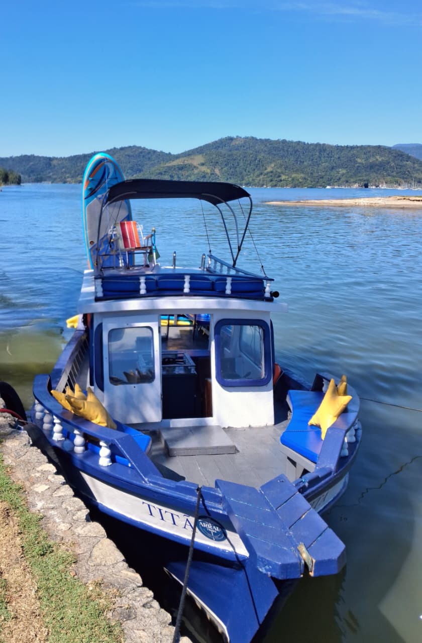 Passeio de traineira em Paraty