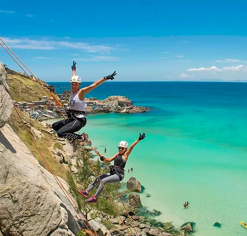 RAPEL em Arraial do Cabo