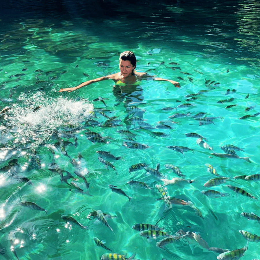 Lagoa Azul em Ilha Grande - Você poderá visitar nos passeios, meia volta a Ilha , Caipirinha tour, Meia volta com Gruta do Acaiá