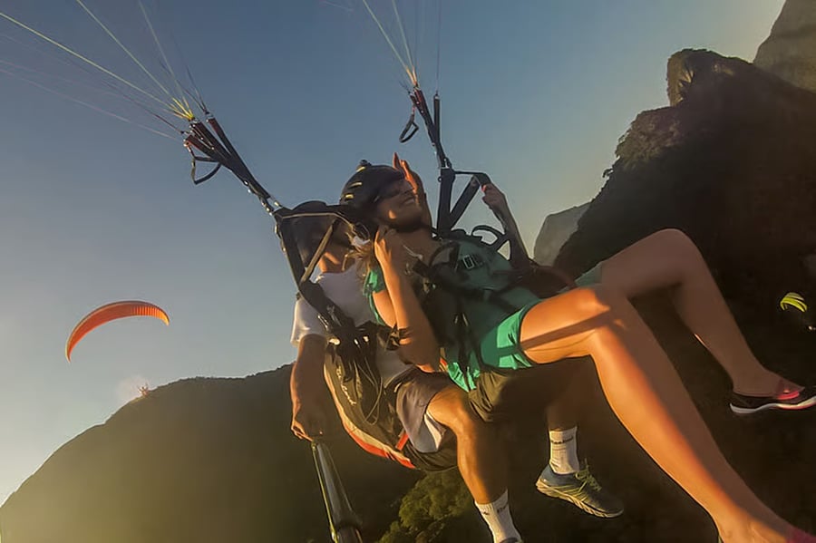 Voo de parapente no Rio com vista para a Pedra da Gávea - foto 5