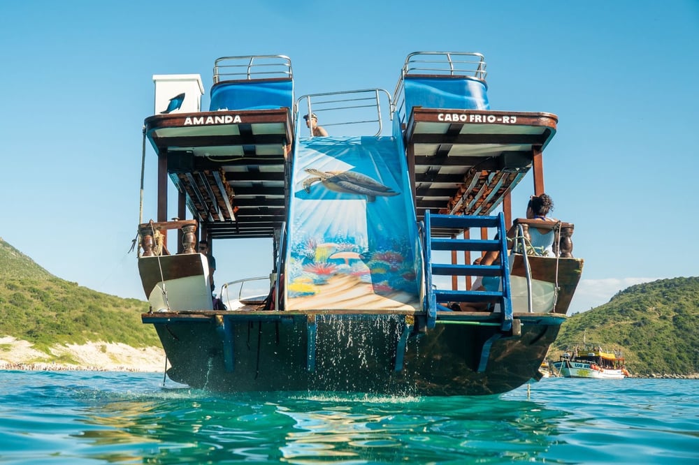 BARCO EXCLUSIVO DE 2 ANDARES COM TOBOAGUA EM ARRAIAL DO CABO