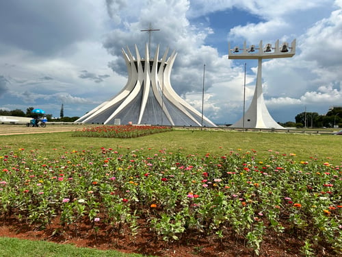 Catedral Metropolitana de Brasília, Fé e Arquitetura Moderna