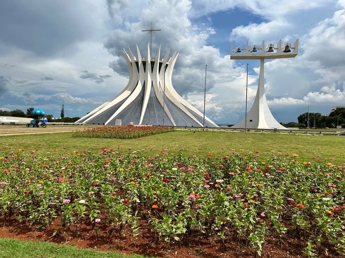 Catedral Metropolitana de Brasília, Fé e Arquitetura Moderna