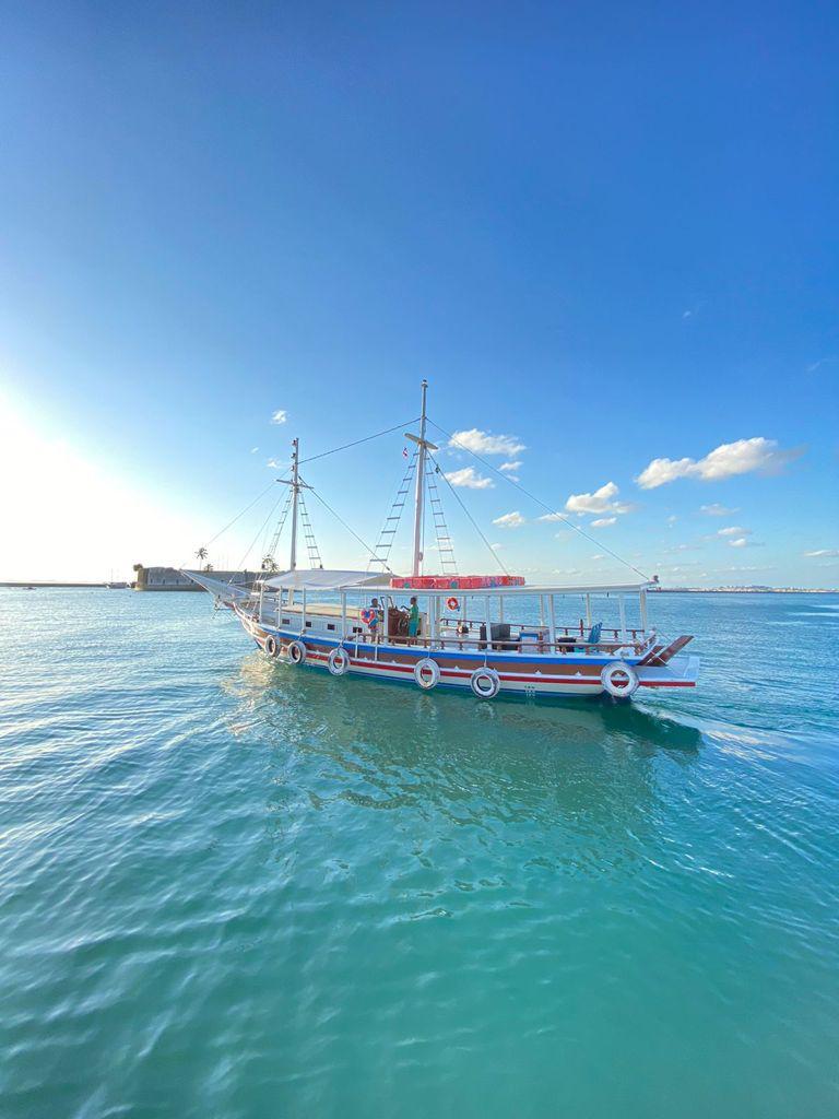 Aluguel de Escunas / Barcos para Passeio 