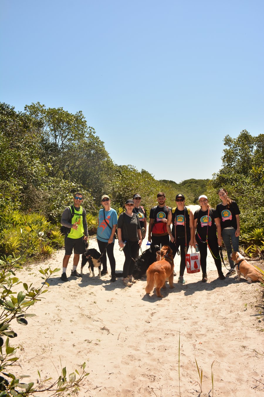 Aventura na praia Peruíbe pet friendly trilha, barco, pousada 