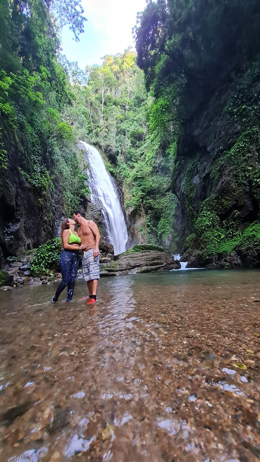 Trilha do Vale das Ostras com queda do meu deus.