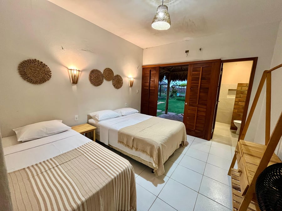 Duas Camas: Uma cama de casal e uma cama de Solteiro