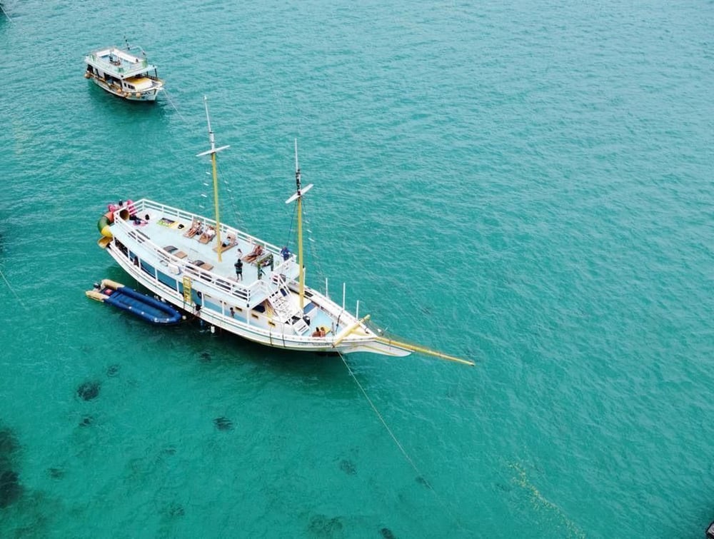 Passeio de barco/escuna em arraial do cabo